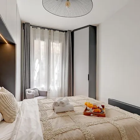 Latin Quarter & Pantheon With Balcony - Cityapartmentstay *