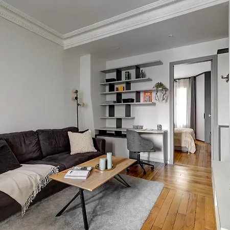 Latin Quarter & Pantheon With Balcony - Cityapartmentstay 公寓 巴黎