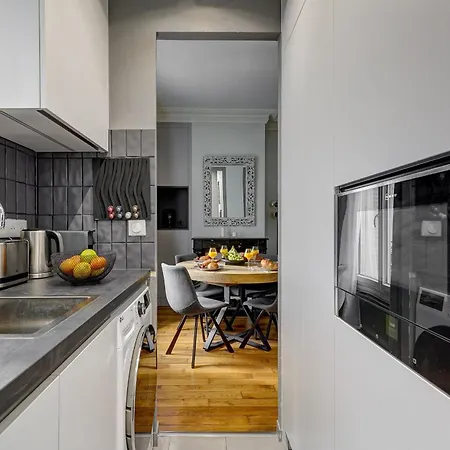 Latin Quarter & Pantheon With Balcony - Cityapartmentstay Apartment *